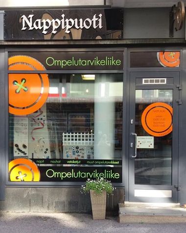 Ompelutarvikeliike Nappipuoti sijaitsee Tampereella.